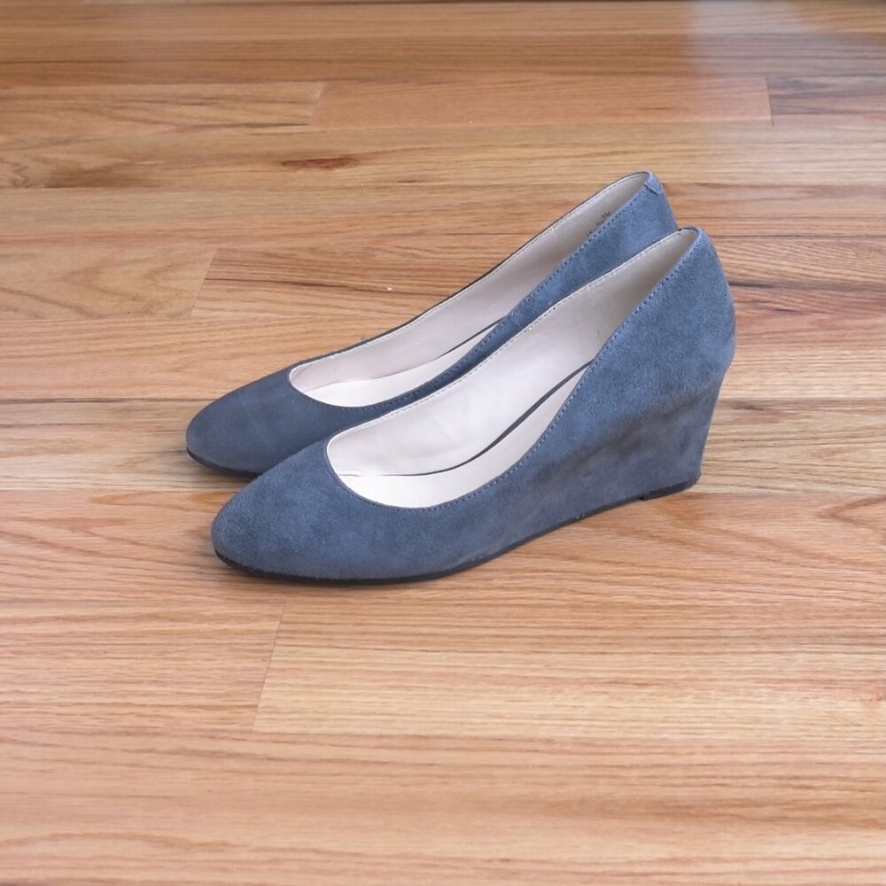 Nine West NWISPY Women's Wedge Pump Heel Suede Leather Almond-Toe Gray Size 5M